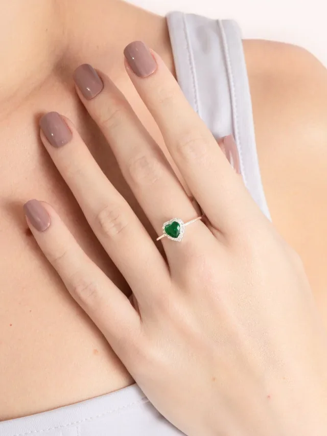 Anel de Prata 925 Solitário Coração Verde Cravejado Brilhante