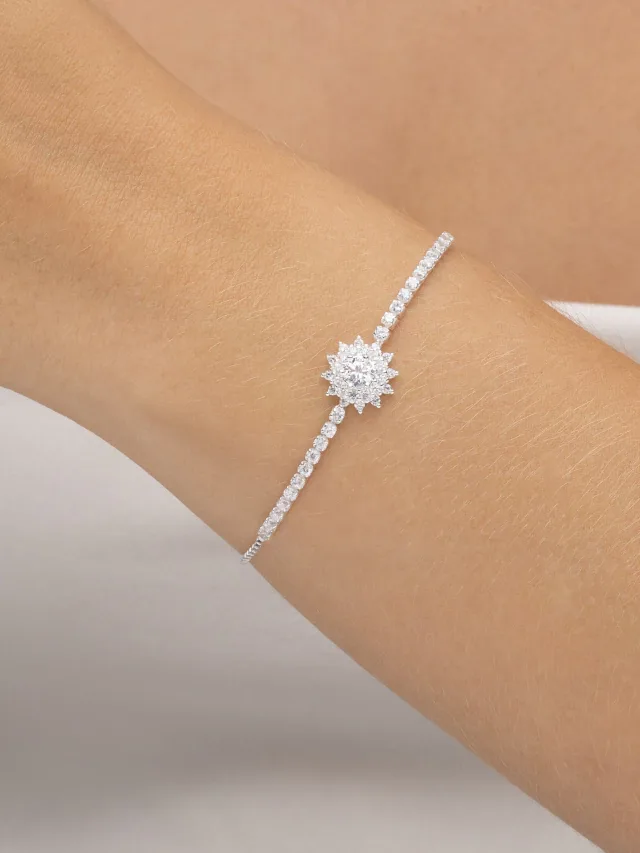 Pulseira de Prata 925 Riviera Flor Central Cravejada em Zircônias Brancas