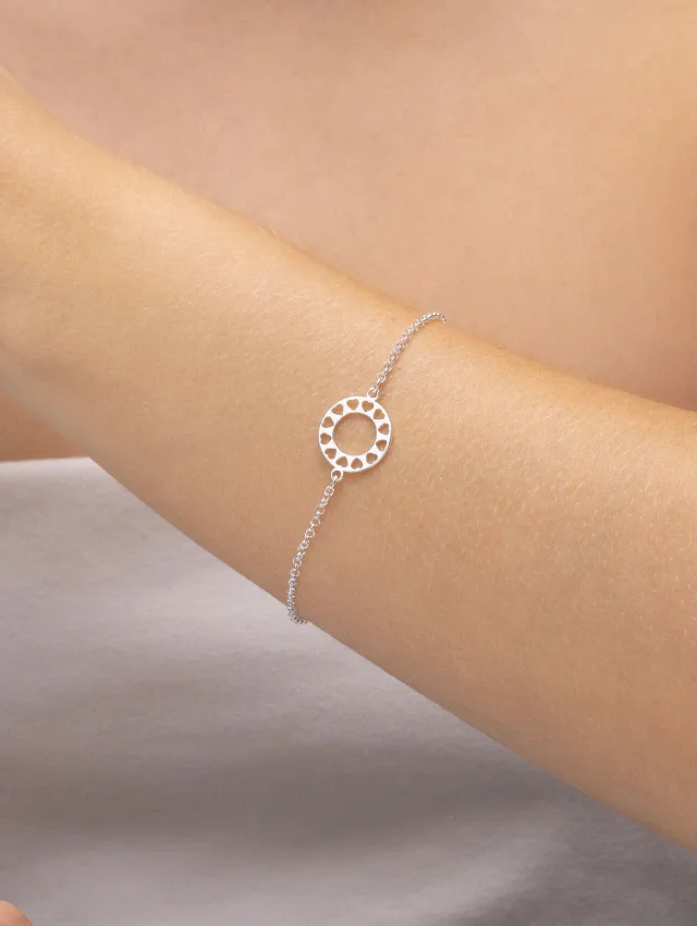 Pulseira de Prata 925 Círculo com Mini Corações Vazados