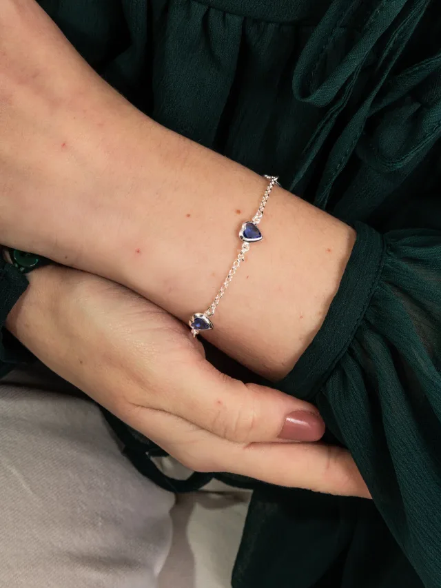 Pulseira de Prata 925 com Corações Azuis Escuros