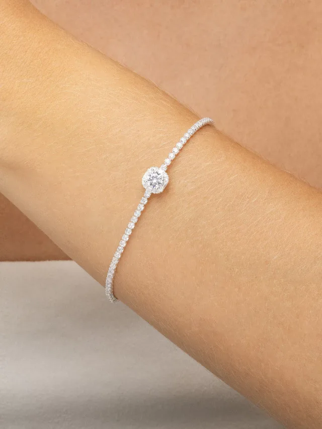 Pulseira de Prata 925 Riviera com Quadrado Central de Zircônia Branca em Volta