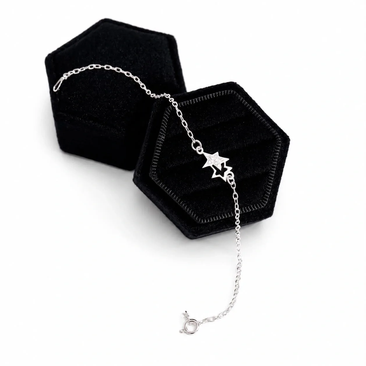 Pulseira Duas Estrelas Vazada e Cravejada Cartier