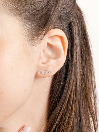 Ear Cuff Três Corações — foto 1