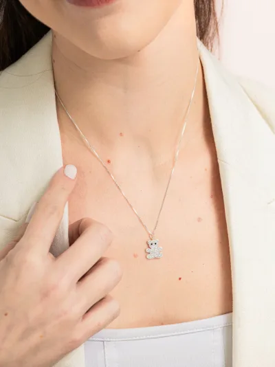 Colar de Prata 925 Ursinho Cravejado com Zircônias Brancas e Pretas — foto 1