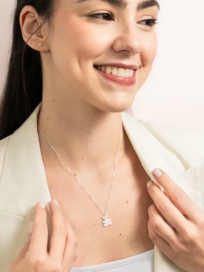Colar de Prata 925 Ursinho Cravejado com Zircônias Brancas e Pretas — foto 2