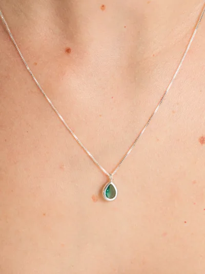 Colar de Prata 925 Zircônia Gota Verde Turmalina Cravação Inglesa — foto 1