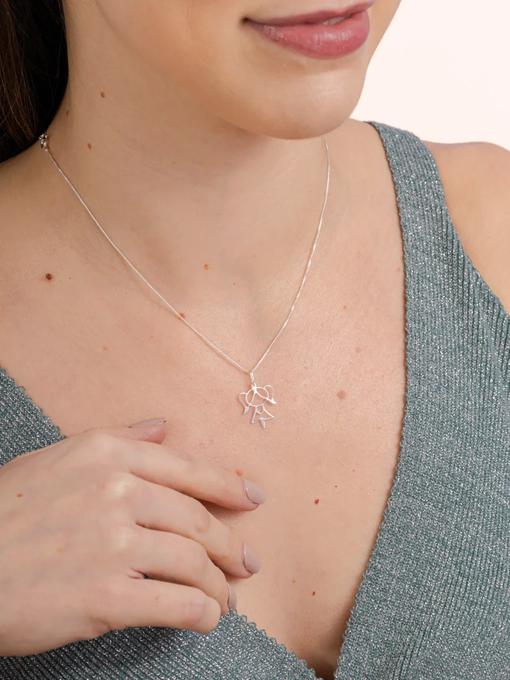 Colar de Prata 925 com Pingente Menina Minimalista
