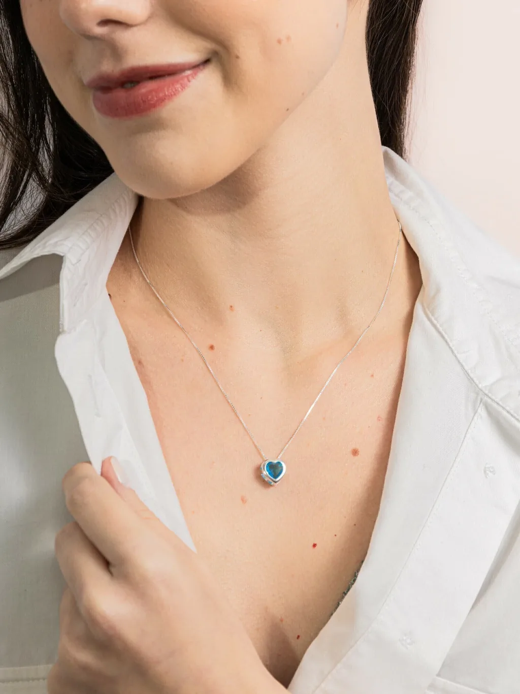 Colar de Prata 925 Coração Zircônia Azul Claro Cravação Inglesa
