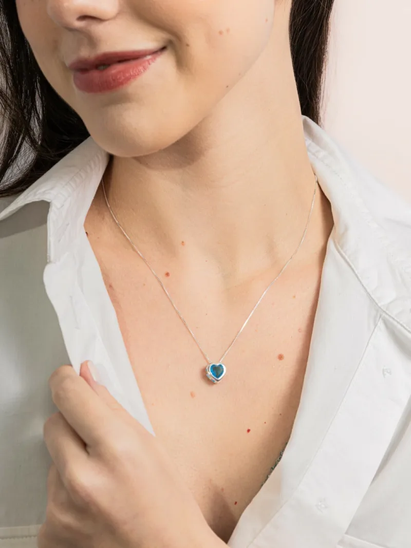 Colar de Prata 925 Coração Zircônia Azul Claro Cravação Inglesa