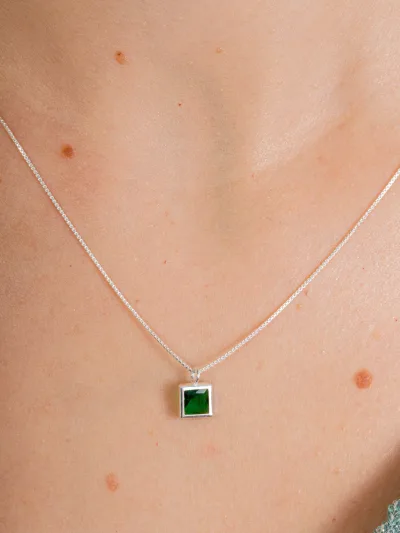 Colar de Prata 925 Zircônia Quadrada Verde Escuro Cravação Inglesa 7mm — foto 1