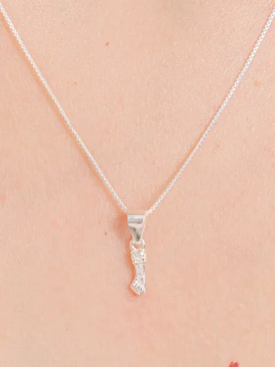 Colar Prata 925 Figa Cravejada com Zircônias — foto 2