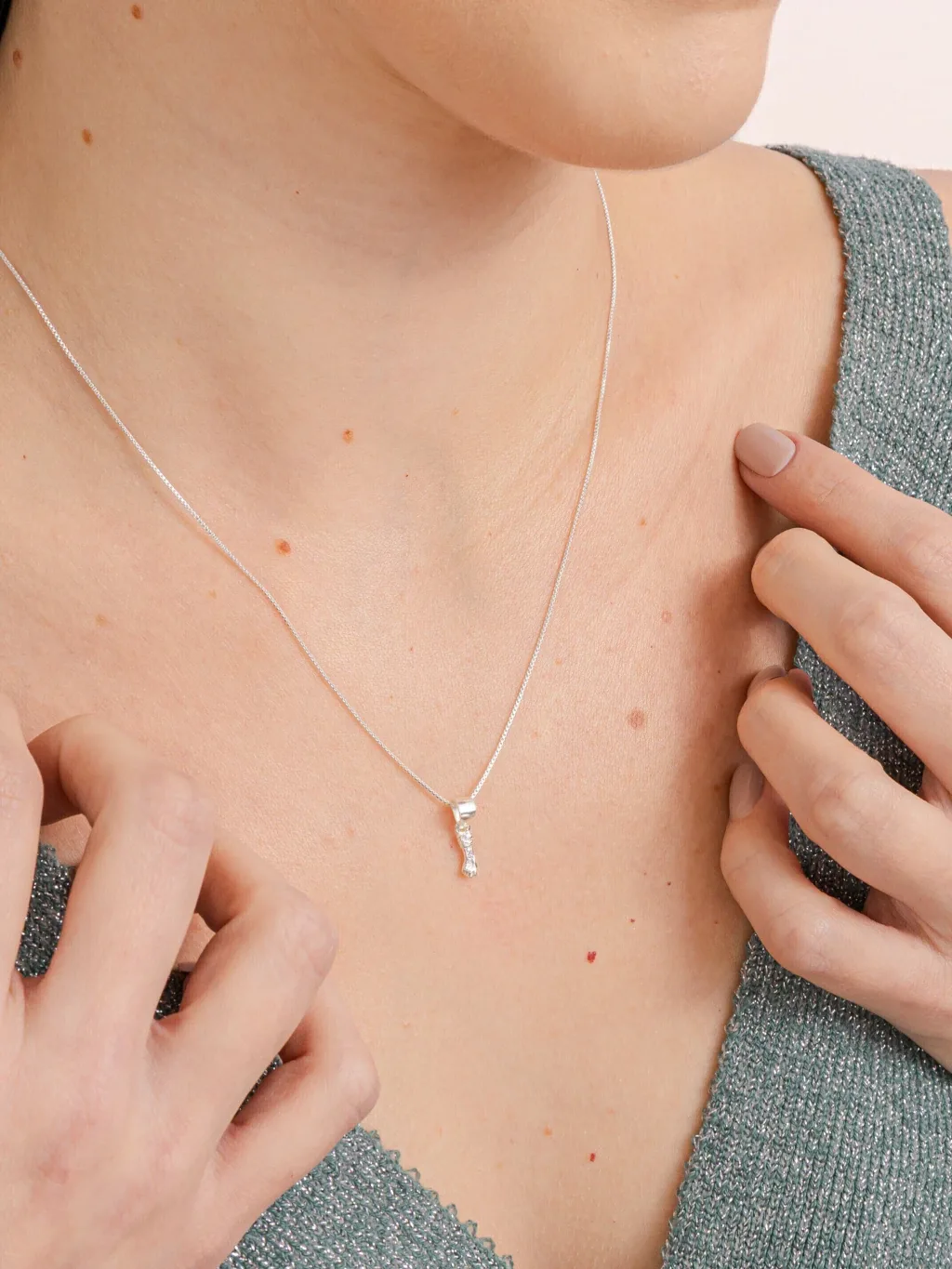 Colar Prata 925 Figa Cravejada com Zircônias