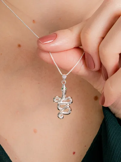 Colar de Prata 925 Pingente Cobra Cravejada com Zircônias — foto 2