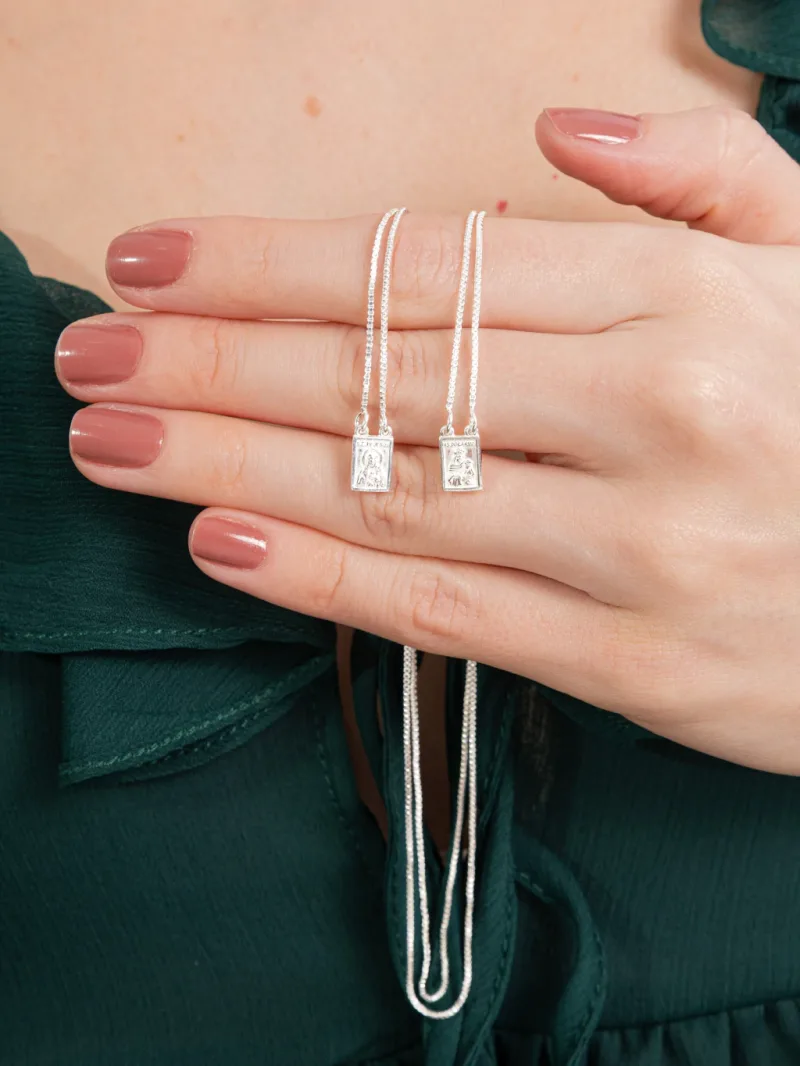 Escapulário de Prata 925 Nossa Senhora do Carmo e Sagrado Coração de Jesus Mini Placa