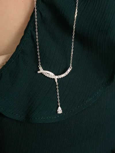 Colar de Prata 925 com Zircônias Trançadas e Gota — foto 2