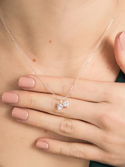 Colar de Prata 925 2 Corações de Zircônias Brancas — foto 1