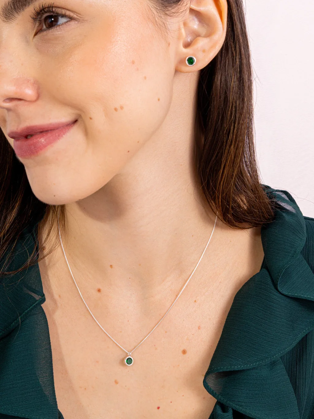 Conjunto de Prata 925 Zircônia Redonda Verde Escuro Cravação Inglesa