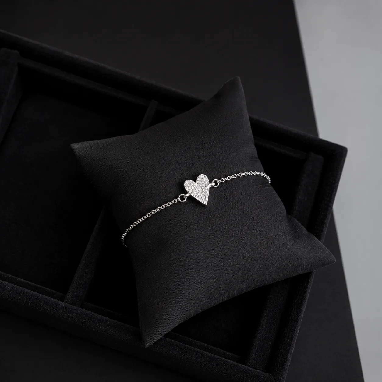 Pulseira Coração Cravejada Elo Português em Prata
